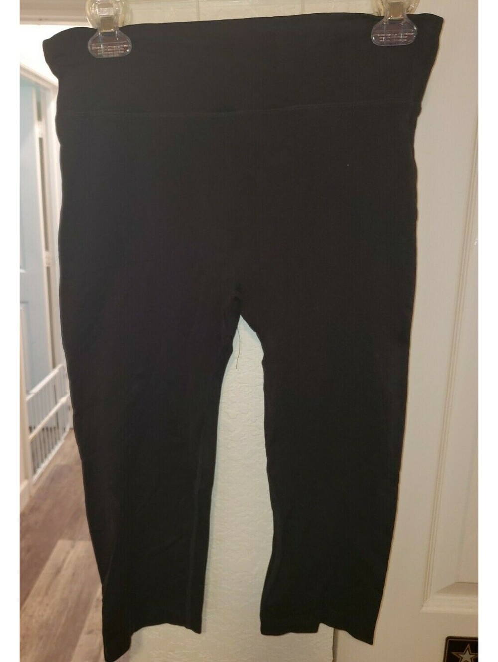 AMBIANCE STRETCH SPORTS CAPRI PANTS BLACK SIZE: LARGE NYLON/SPANDEX